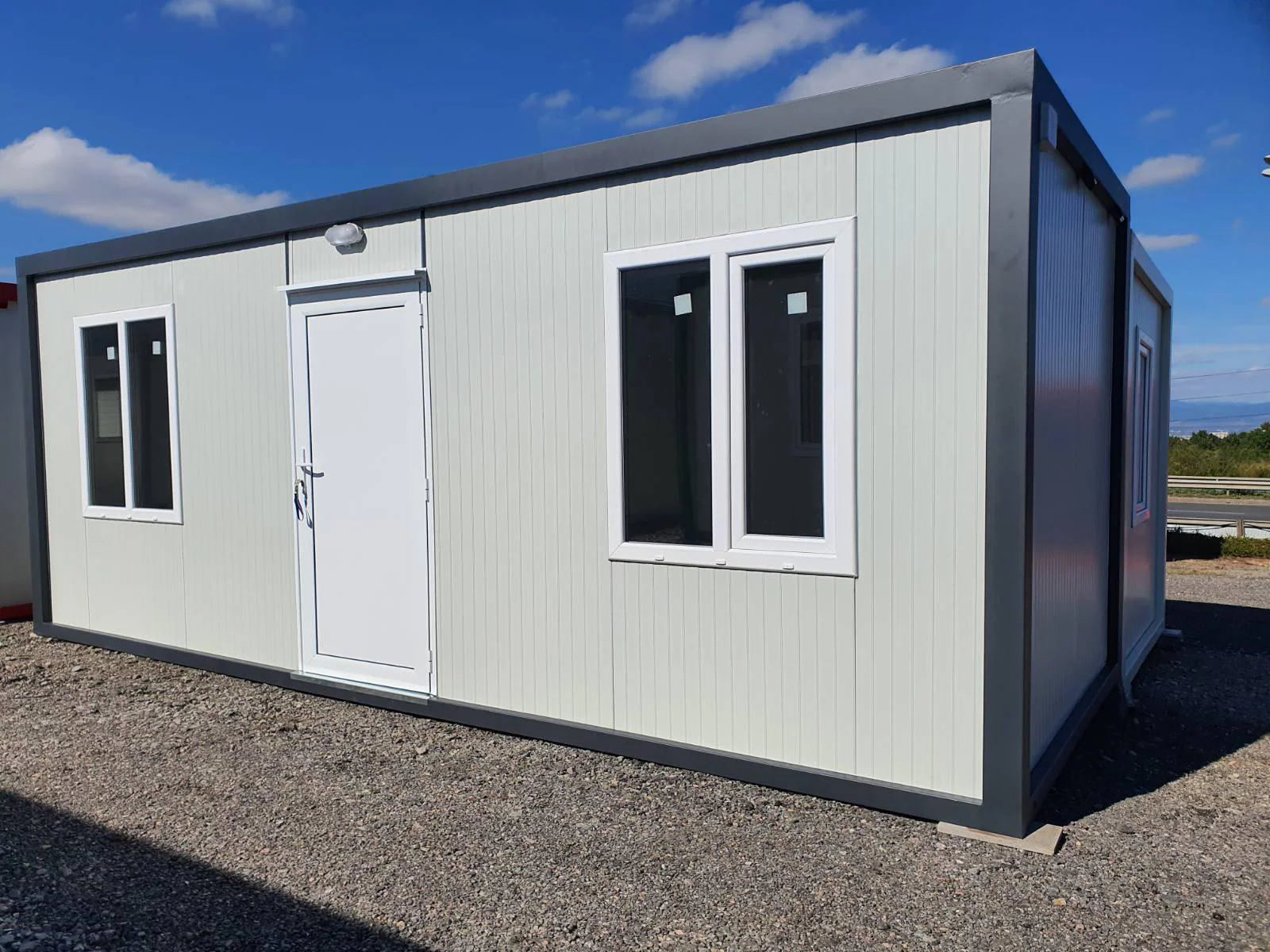 CONTENEDOR DE OFICINA 6 X 2,4M